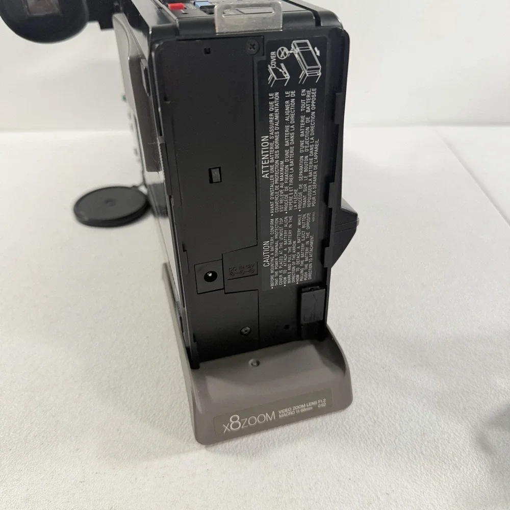 Hitachi VM-6100A S-VHS Camcorder Video Camera POWERS ON AS IS READ